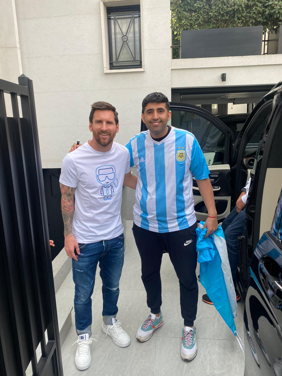 Matias Rojas avec Lionel Messi, Paris